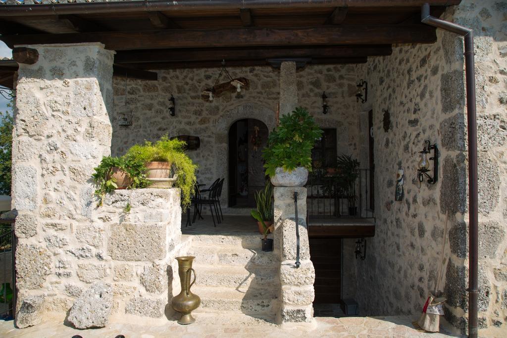 Agriturismo Le Faeta アルピーノ エクステリア 写真