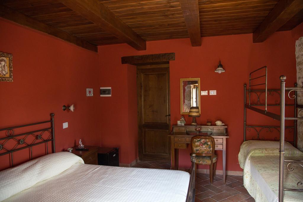Agriturismo Le Faeta アルピーノ エクステリア 写真