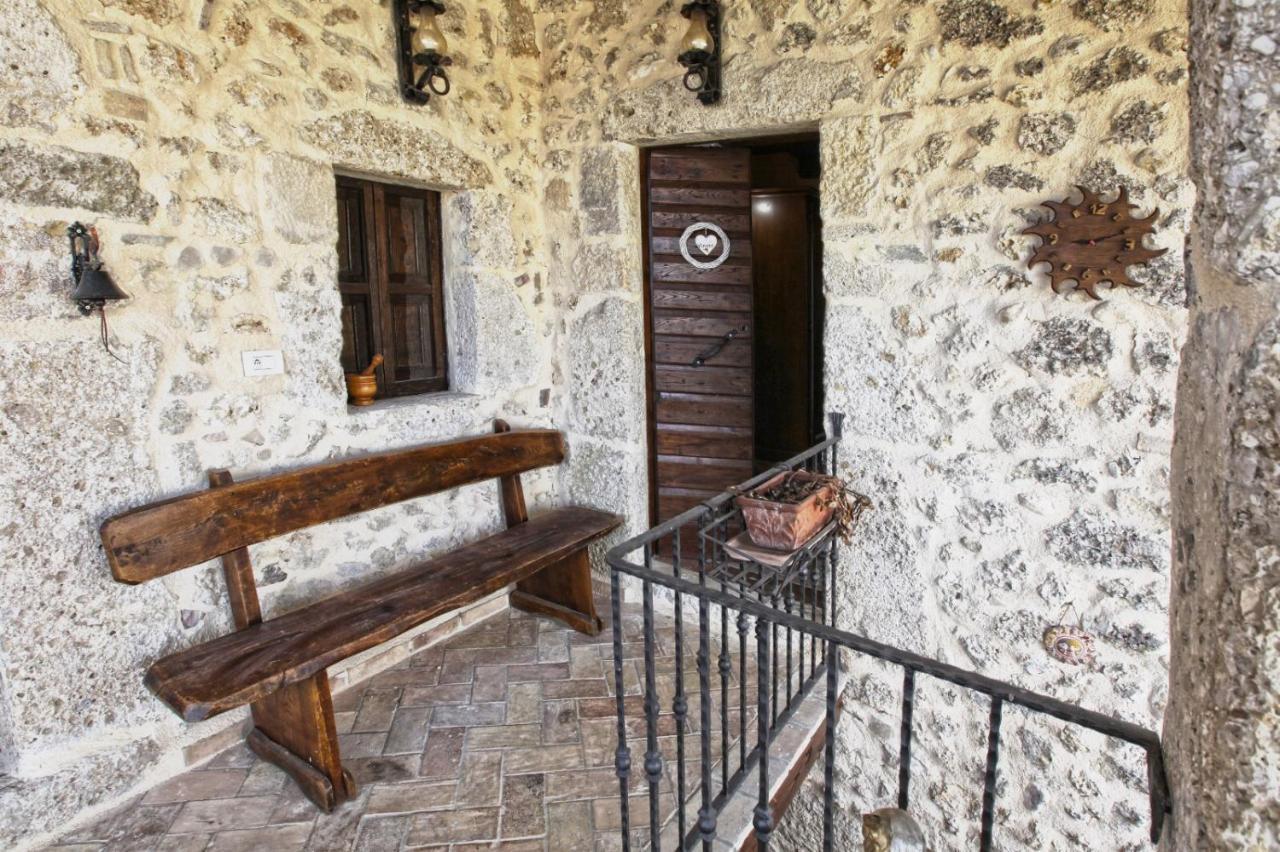 Agriturismo Le Faeta アルピーノ エクステリア 写真